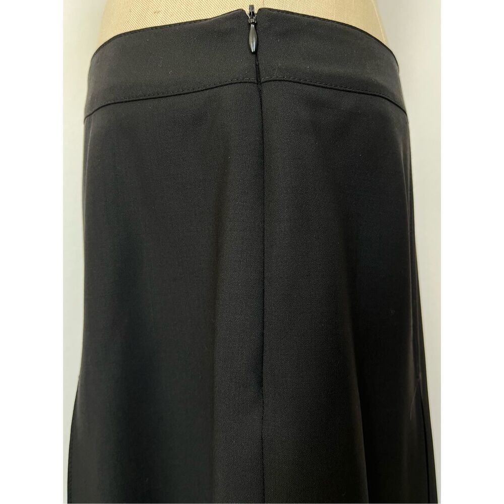 Burberry of London Women’s 8 Virgin Wool Pleated Skirt - Picture 7 of 12